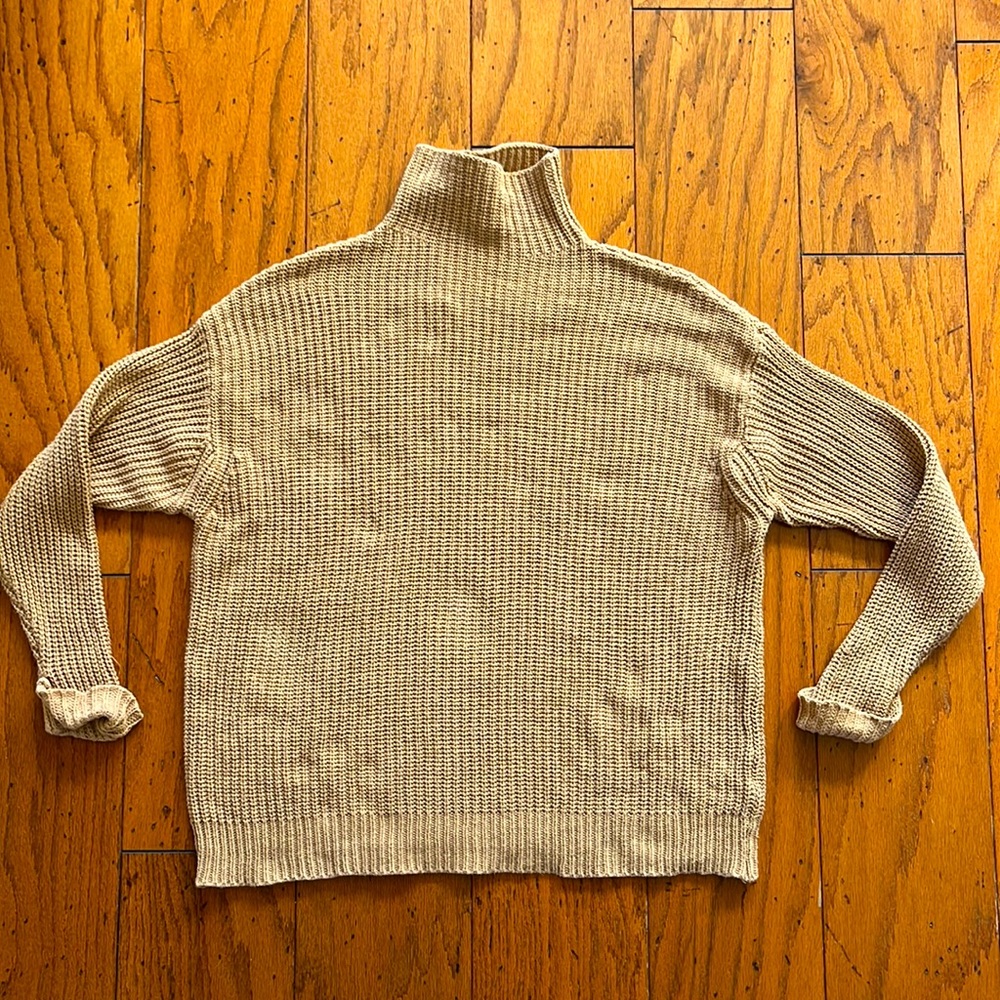 Never worn, XS/S Aerie tunic sweater!